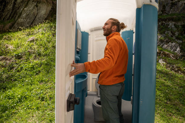 Best Portable toilet rental cost  in Darlington, WI